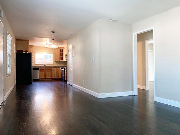 5th image of 1194 Carolyn Dr