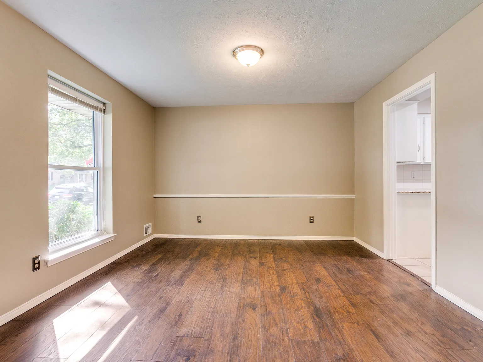 4 bed, 2366 sqft, $3,495 — Photo 2