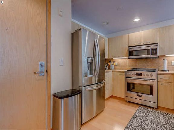 5th image of 400 W 8th St Unit 307