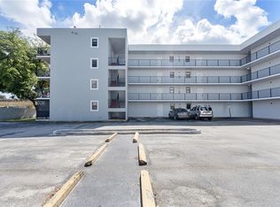 El Pueblo De Vera Condo, Hialeah, FL 33016