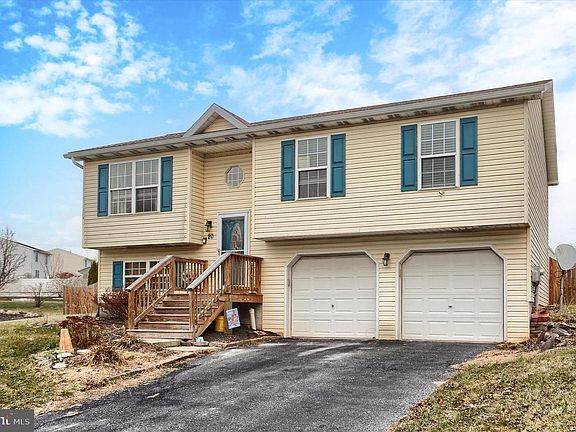 2nd image of 20 Debra Dr