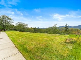 2237 SE Linden Ln, Grants Pass, OR 97527