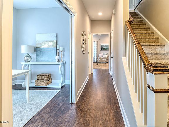 4th image of 9594 Lily Pond Ct NE