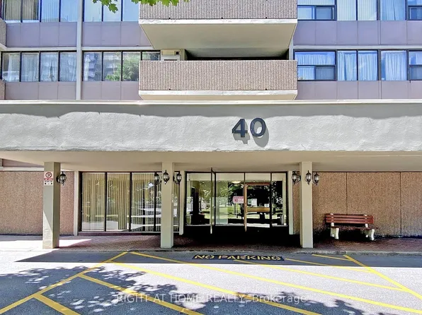 40 Bay Mills Blvd #1002, Toronto, ON M1T 3P5
