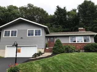 12 Forest Hill Dr, Shrewsbury, MA 01545