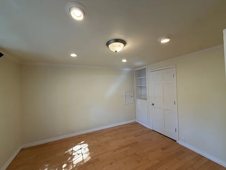 2735 Almaden St — Photo 5