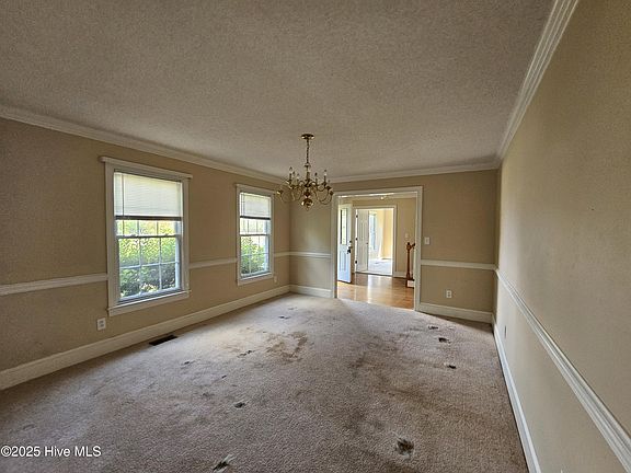 4th image of 1051 Davenport Place