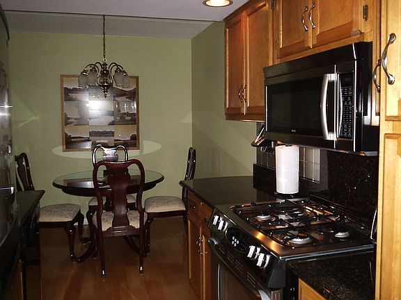5th image of 505 Redondo Dr APT 301