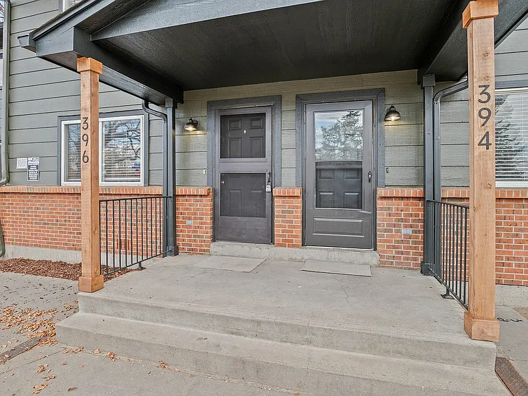 Welcome home to style and comfort with this charming entryway!
