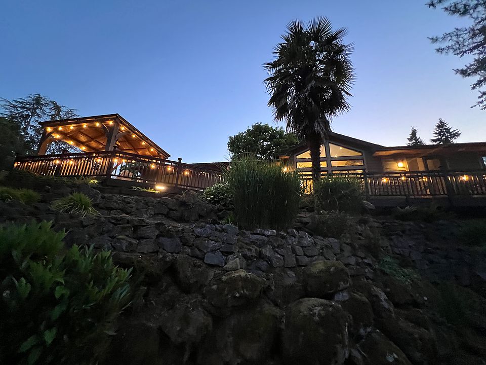 With a backyard like this, there are no bad days. 75' linear of decking and entertaining space.