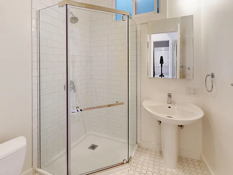 2975 Van Ness Ave — Photo 10