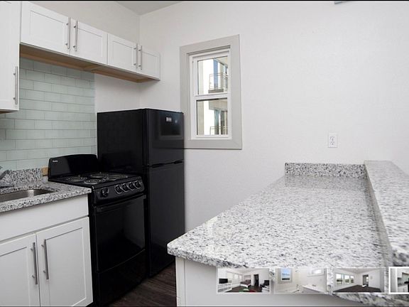 3rd image of 319 E Jones Ave