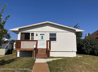 1452 1st St W, Dickinson, ND 58601