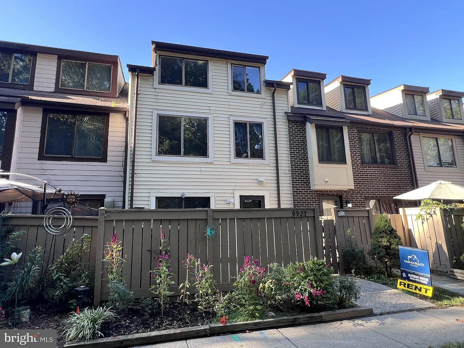 4 bed, 2.5 bath, 1188 sqft, $1,850 — Photo 2
