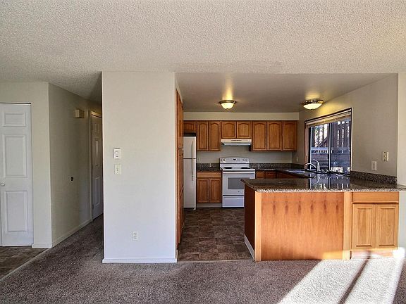 3rd image of 38874 SE Newton St Unit 2