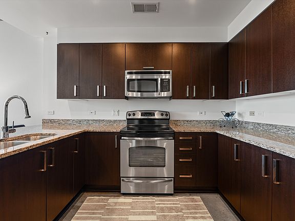 3rd image of 1510 Demonbreun St APT 711