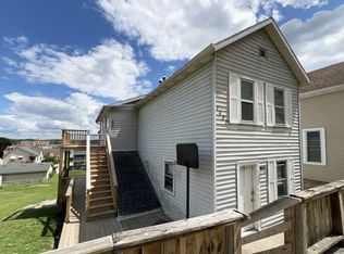 1430 Thomas Pl #2, Dubuque, IA 52001