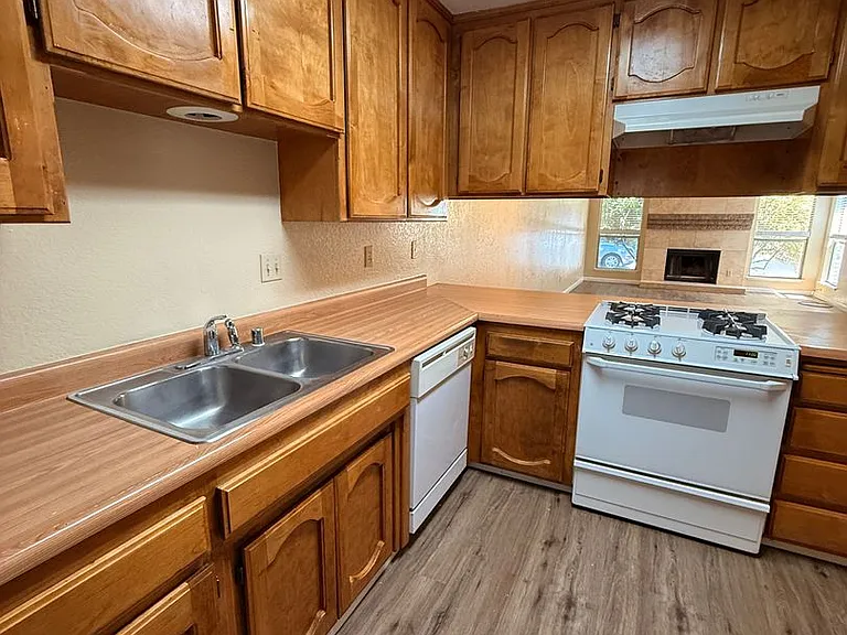2816 Windsong Ave — Photo 12