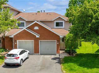 386 Highland Rd W #32, Hamilton, ON L8J 3P9