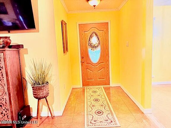 5th image of 400 Thompson Pl