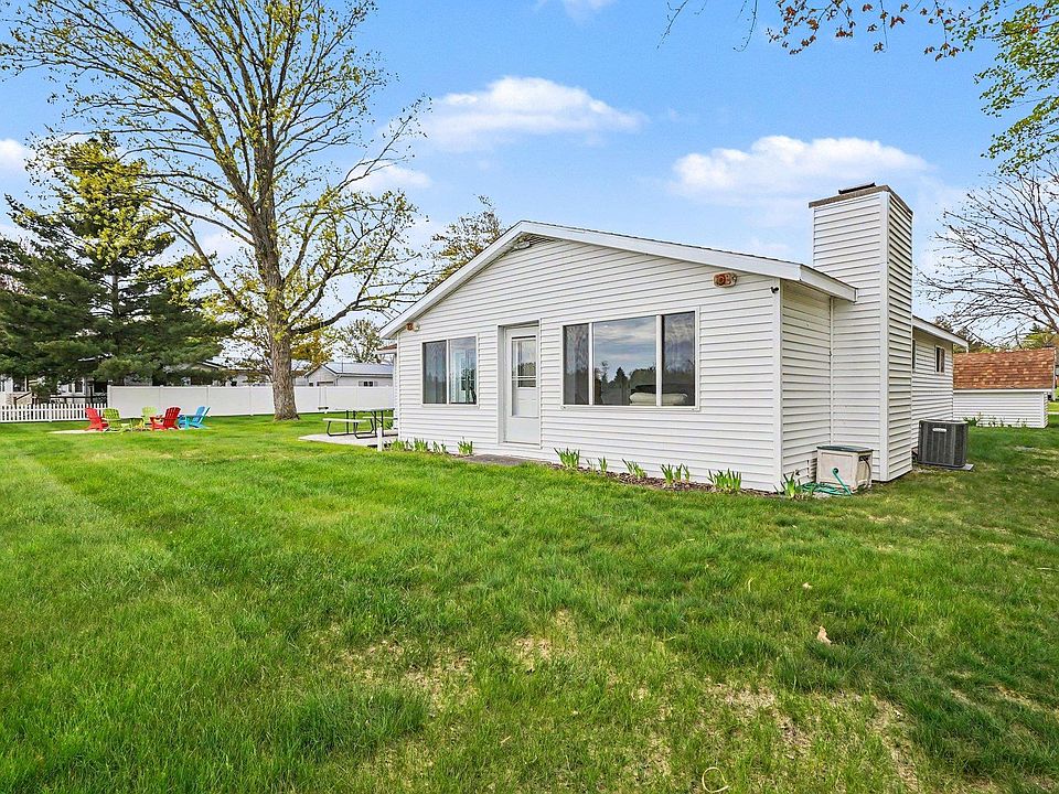 1st image of 5495 Oakridge Dr