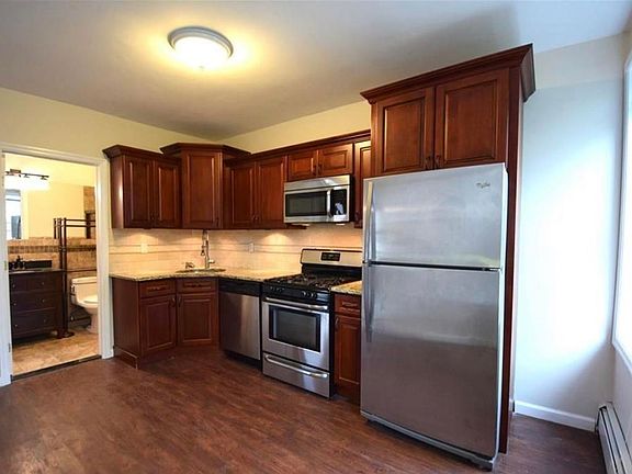 2nd image of 190 Orient St APT 4