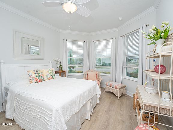 5th image of 546 Margaritaville Ave