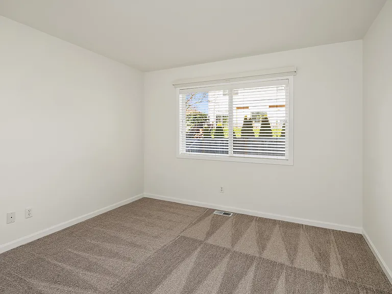 26601 SE 15th St — Photo 26