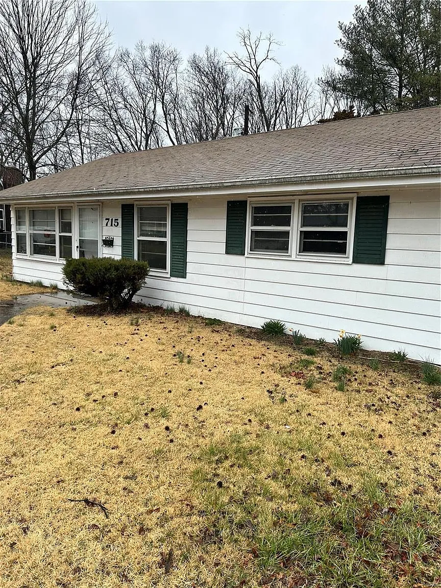 715 Westchester Ct photo 1