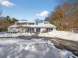 48 Westwood Court, Woodbury, NY 11797