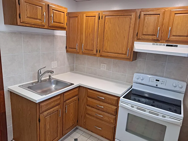 837 W Liberty St #1 — Photo 1