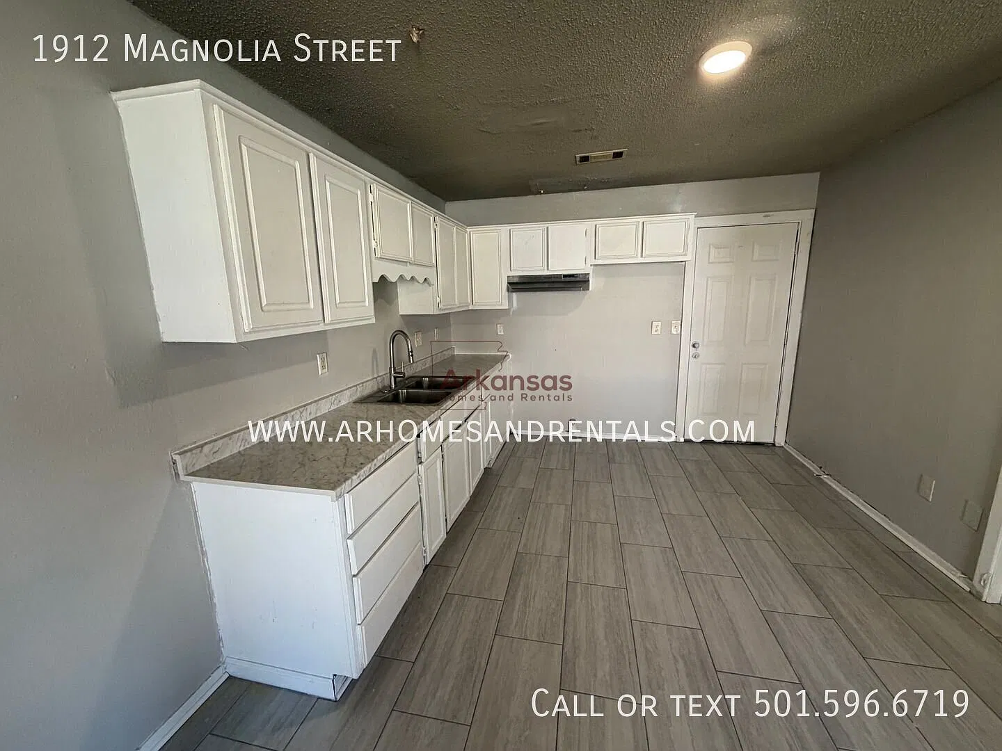 1/2 Off First Month's Rent ~ 1912 Magnolia Street - 2 Bedrooms l 1 Bathroom — Photo 4