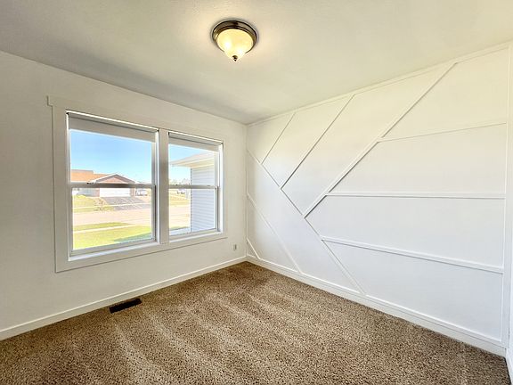 4th image of 4316 Sandhill Dr