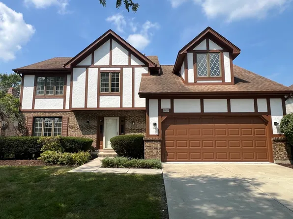 1100 Oakwood Dr, Westmont, IL 60559