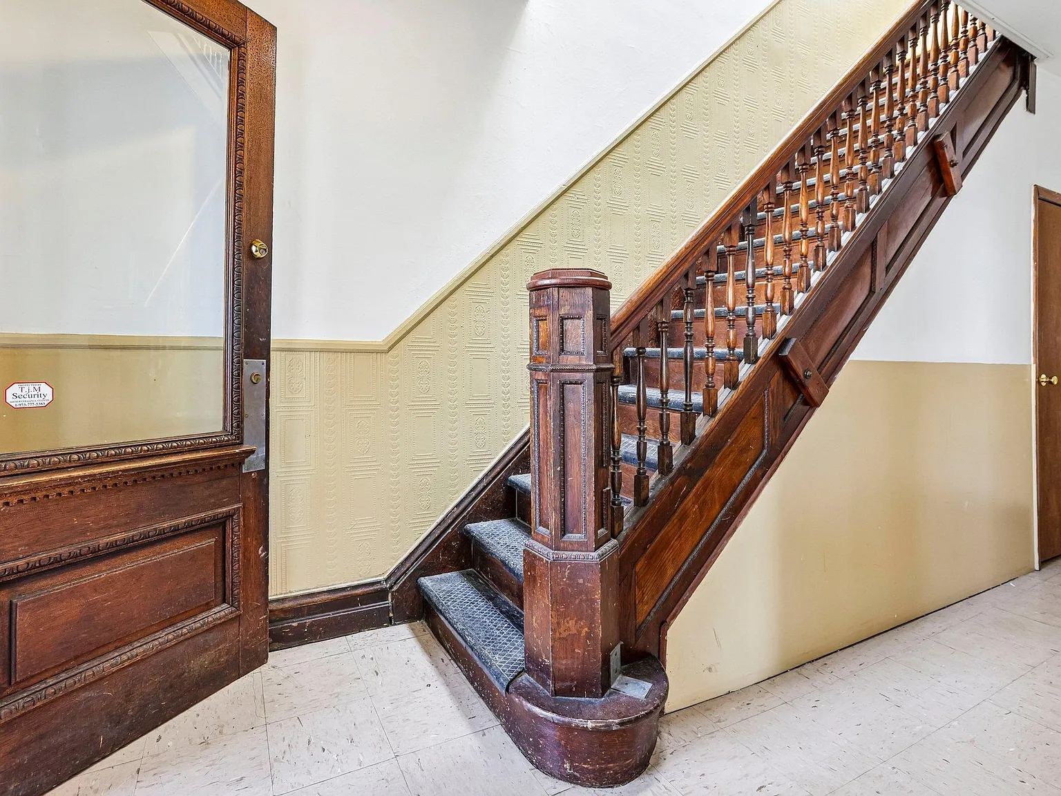 3 bed, 1.0 bath, $3,800 — Photo 4