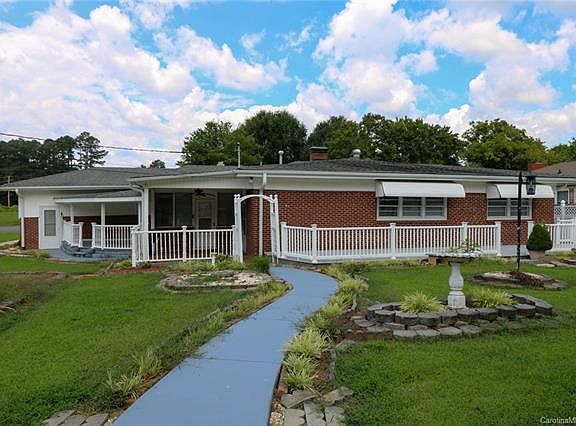 2nd image of 207 Westview Dr