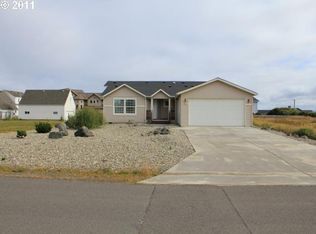 1344 8th St, Bandon, OR 97411
