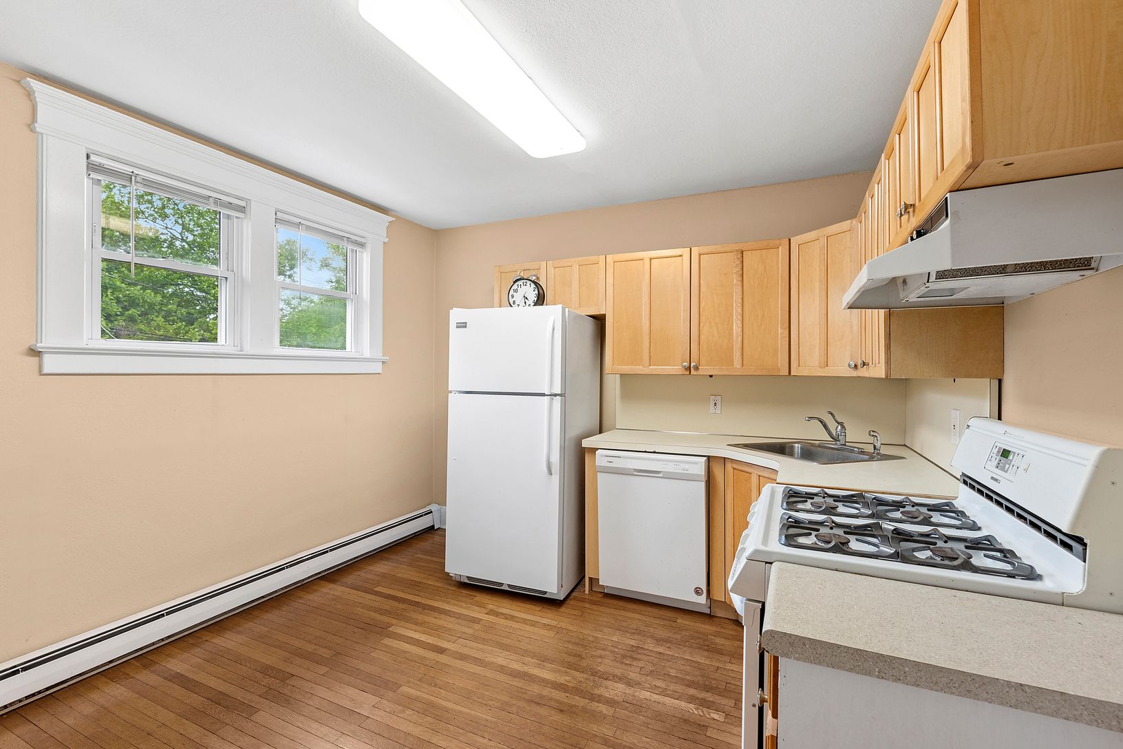  Apartment / Full Kitchen