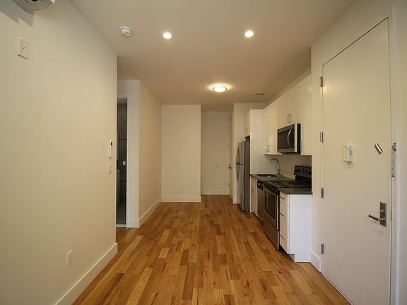 5th image of 726 Monroe St APT 1F