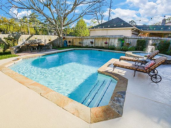 3rd image of 7818 Villa Palms Dr
