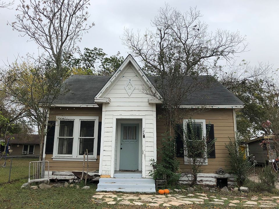 1st image of 134 N Mehnert St
