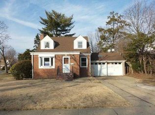 18 Greenway Blvd, Elmont, NY 11003