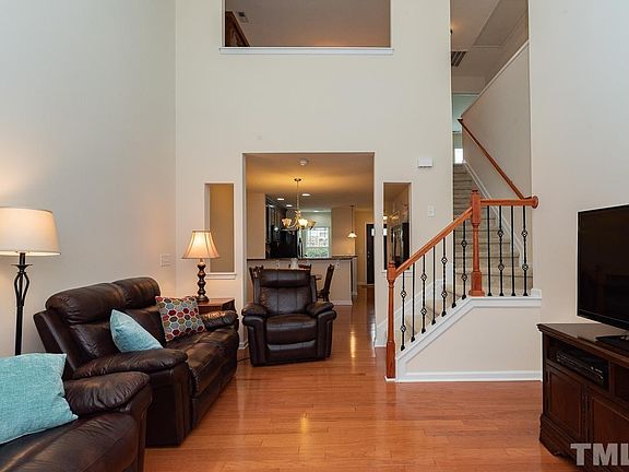 4th image of 3305 Bartlett Cir