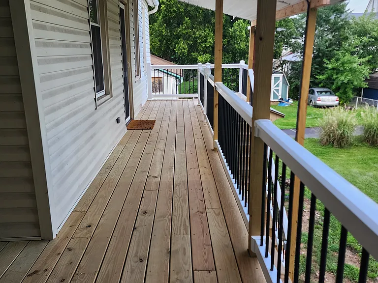 214 Ross Ave — Photo 8