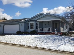 1221 Pinto Ln, Grayslake, IL 60030