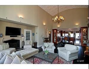 5th image of 20 E Cedar St APT 16C
