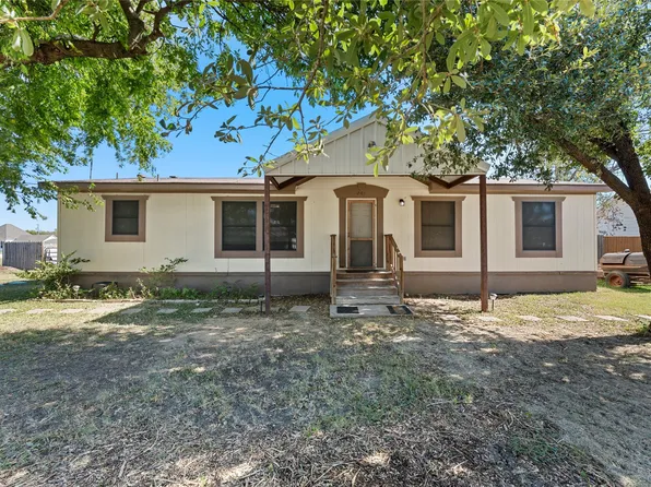 201 S Richards St, Aquilla, TX 76622