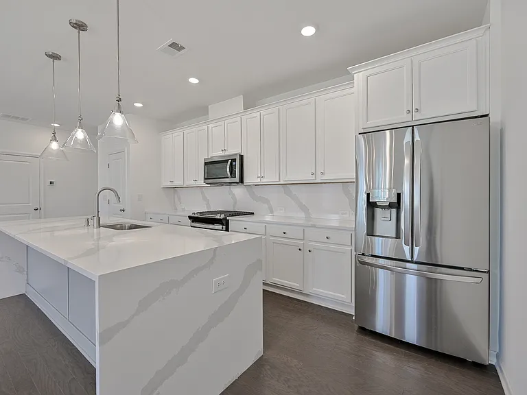 3928 Hester St — Photo 15