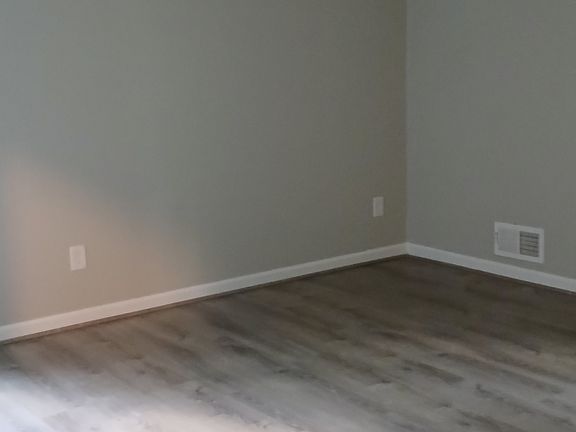 3rd image of 286 Watkins Glen Dr NE