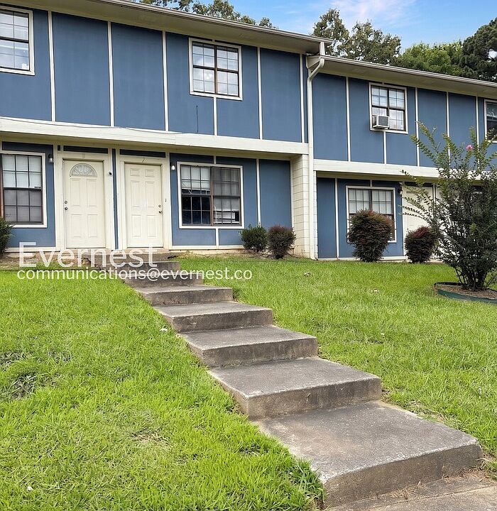 1st image of 1800 Labette Manor Dr #7